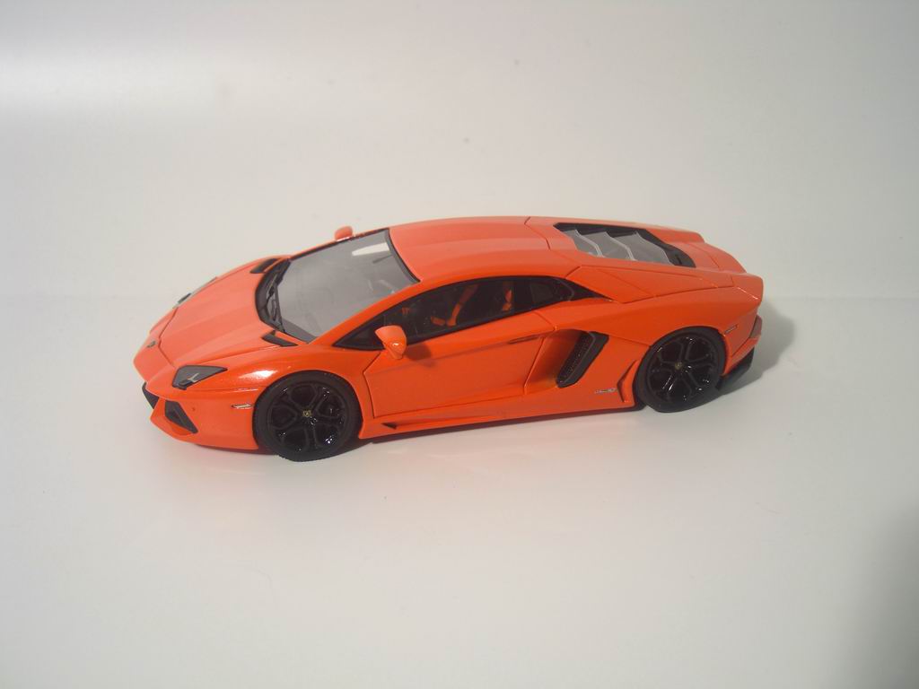 Lamborghini Aventador LP700-4 1:43 - Looksmart Models