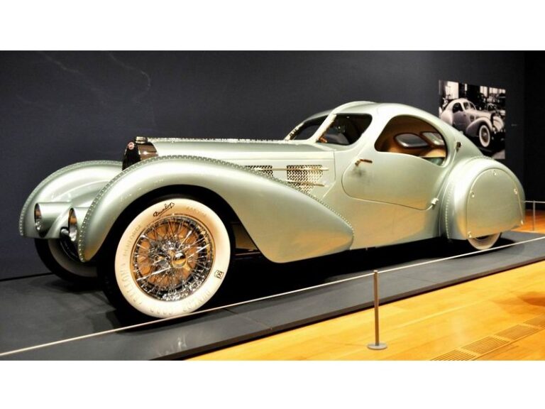 Bugatti TYP57S Compétition Coupé Aerolithe 1935