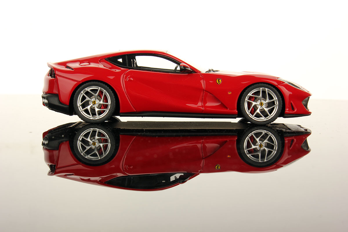 Ferrari 812 Superfast 1:43 - Looksmart Models