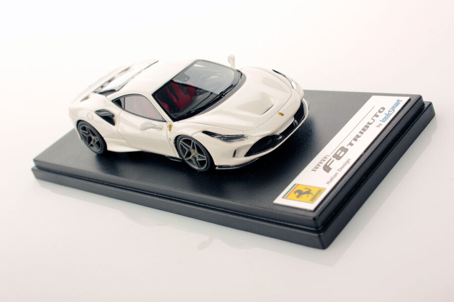 Ferrari F8 Tributo 1:43 - Looksmart Models