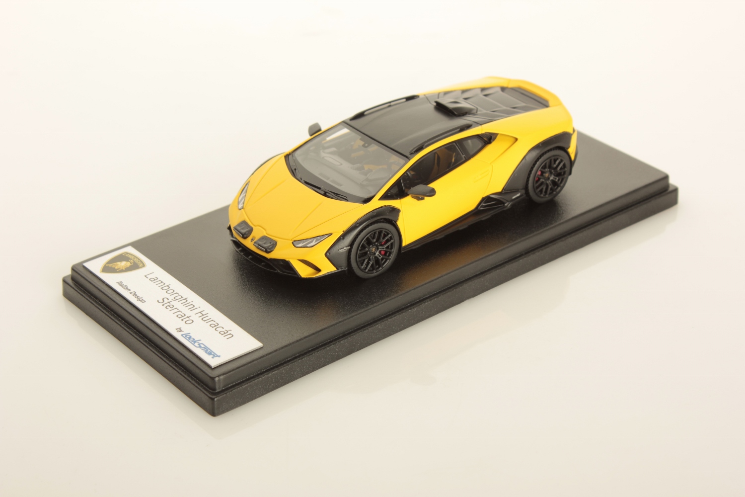 Lamborghini Huracàn Sterrato 1:43 - Looksmart Models