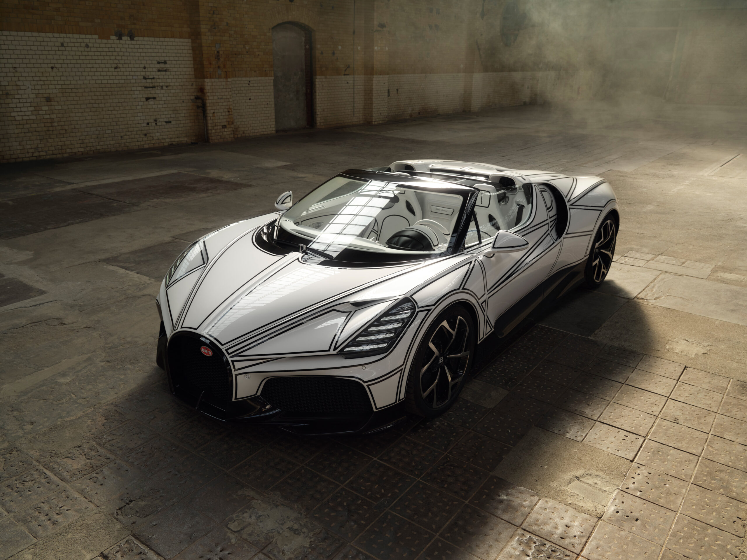 Bugatti W16 Mistral - closed wing 1:43